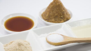 砂糖・塩・酢・醤油・味噌の写真